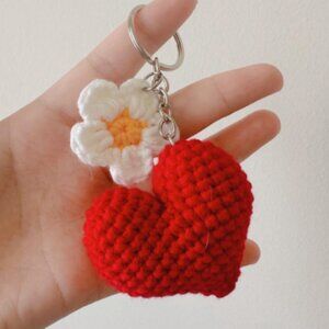 Heart And Daisy Shaped Keychain